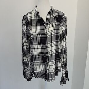 Black & White Plaid Long Sleeve Top